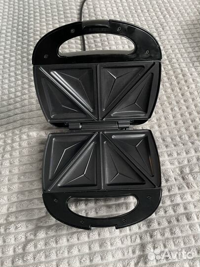 Сендвичница