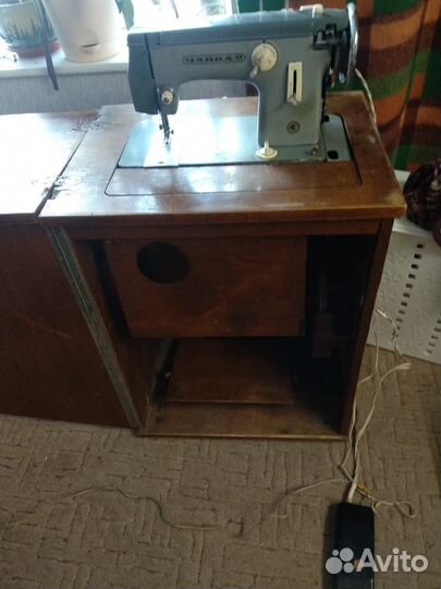 Швейная машина Чайка 2