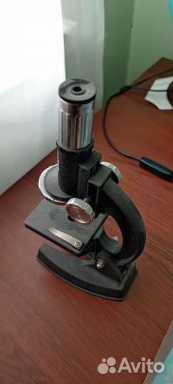 Микроскоп 100-1000х, с светофильтрами и подсветкой