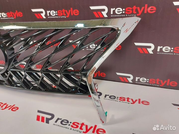 Решетка радиатора Lexus LX570 2012-2015 R446