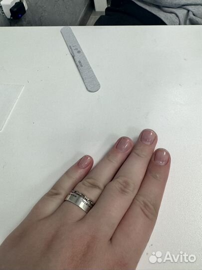 Модель на маникюр