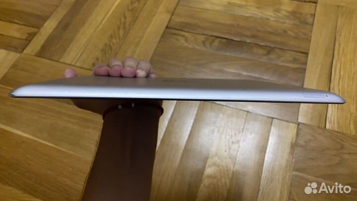 Планшет Apple iPad 1