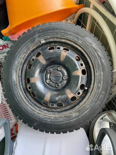 Pirelli Formula Ice 185/60 R15 88T