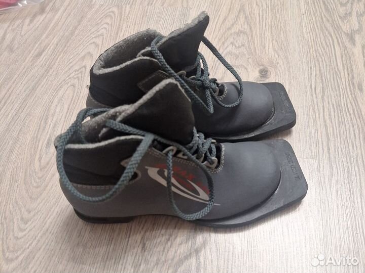 Лыжные ботинки