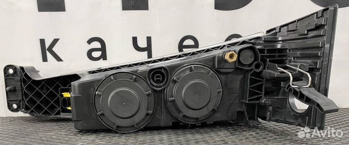 Фара противотуманная правая Volvo FH4 82140744