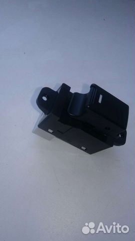 Кнопка стеклоподъёмника KIA XM 2009 935832P000