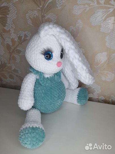 Зайчик. Символ года 2023. Игрушка вязаная крючком