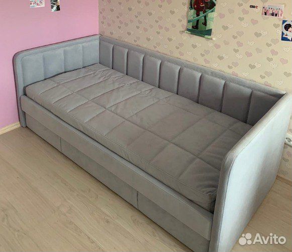 Кровать мягкая с вертикальной стяжкой выдвижная