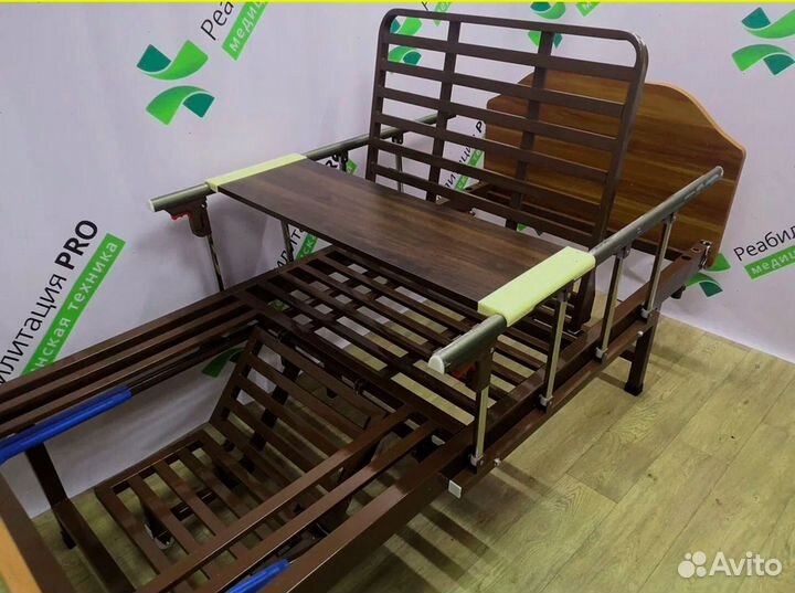 Медицинская кровать для ухода за больными