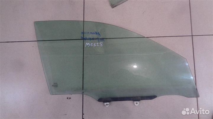 Стекло двери передней правой Toyota Avensis 1 199