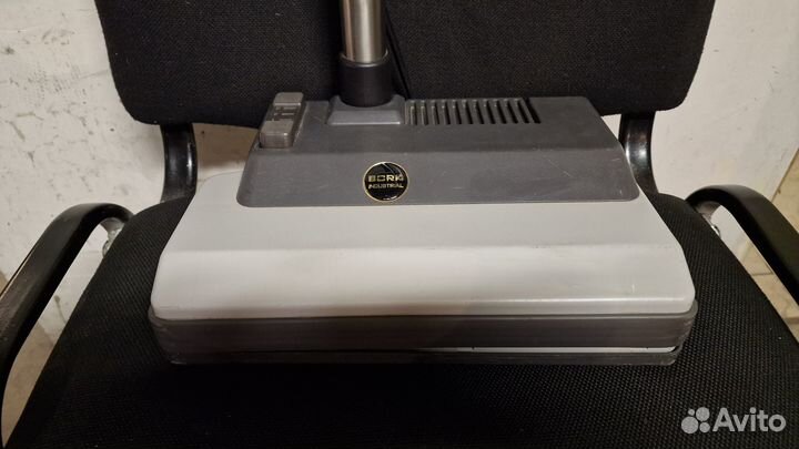 Электрощетка Bork ELB 100