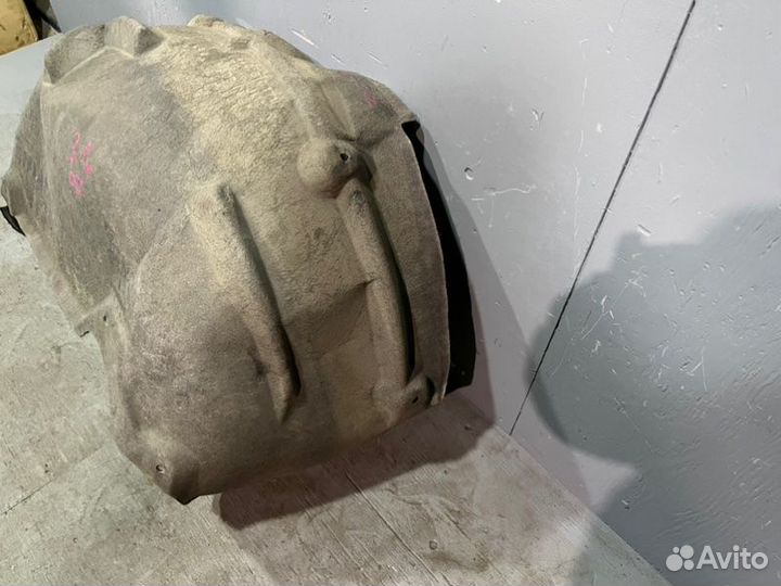 Подкрылок задний левый Audi Q7 4L