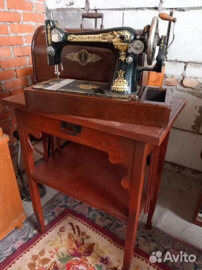 Швейная машина Singer