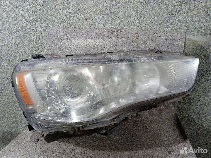 Фара правая Mitsubishi Outlander