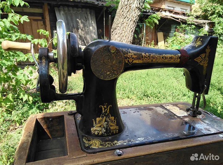 Швейная машинка зингер