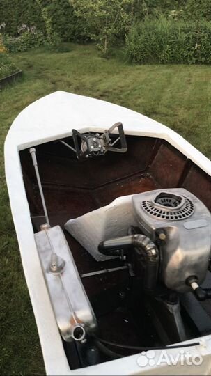 Катер одноместный с рулевым управлением, 5л.с