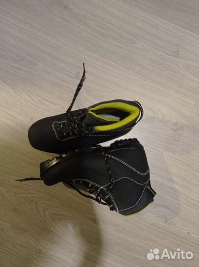 Лыжные ботинки 36