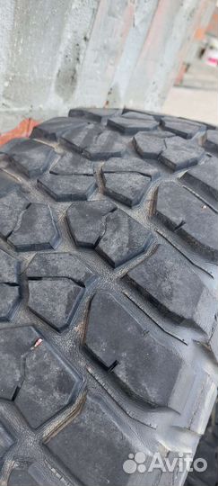Bfgoodrich Mud-Terrain T/A KM2 285/75 R16