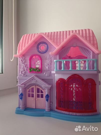Домик кукольный