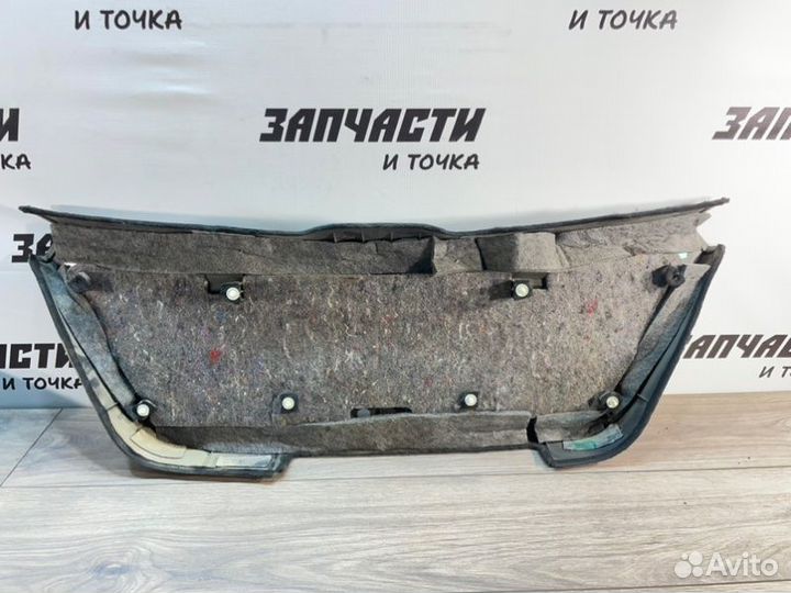 Обшивка двери багажника задняя Opel Astra H