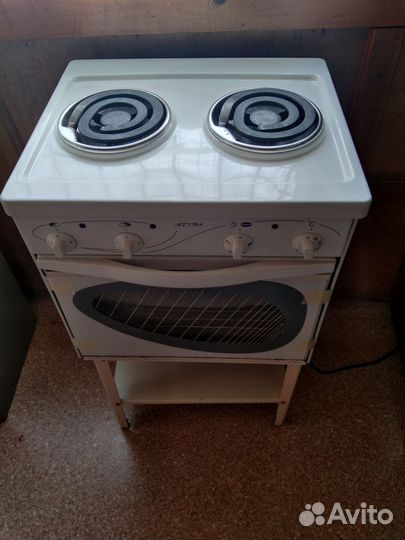 Плита 2-х комфорочная на стойках