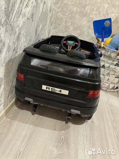 Детский электромобиль