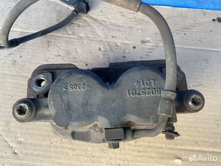 Суппорт передний правый Gmc Yukon GMT800 L59 285HP