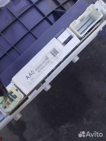 Щиток приборов таета витц/Toyota Vitz 98-05г МКПП