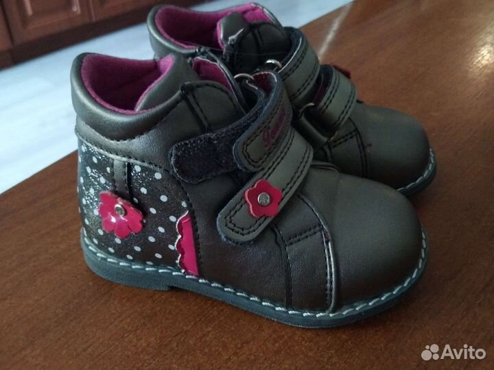 Ботинки для девочки новые