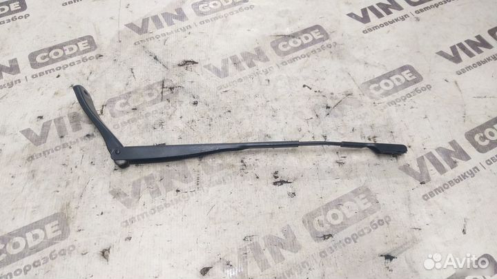 Поводок стеклоочистителя левый Renault Duster