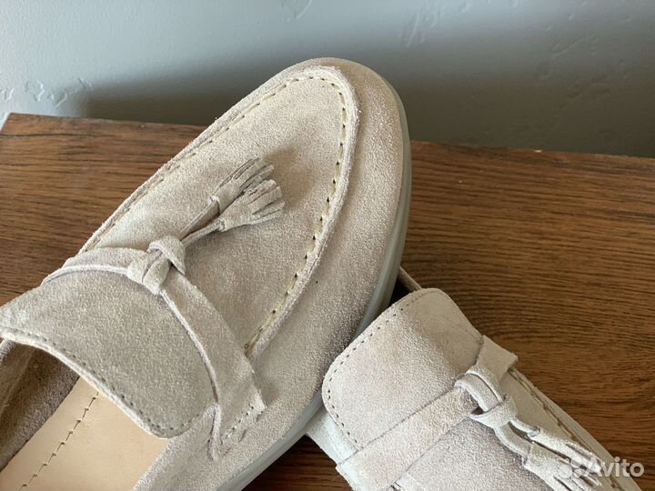 Лоферы из натуральной замши бежевые женские