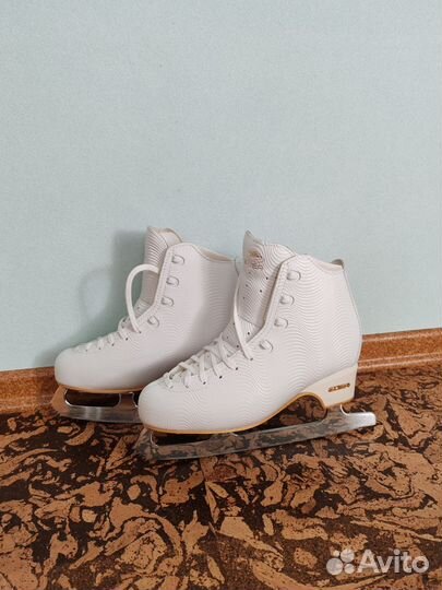Фигурные коньки edea