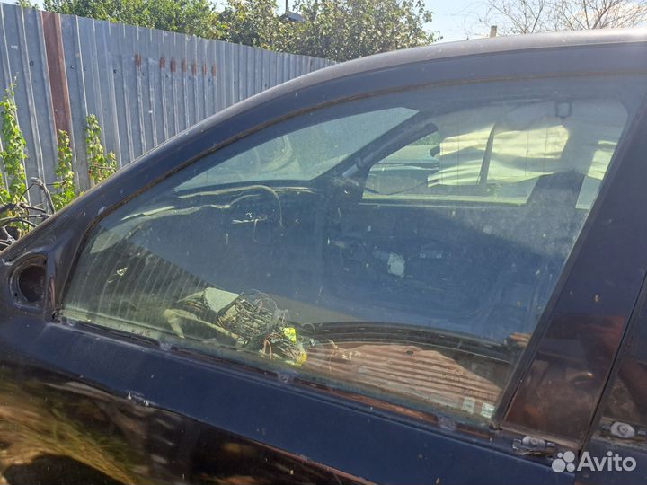 Стекло двери Mercedes W211