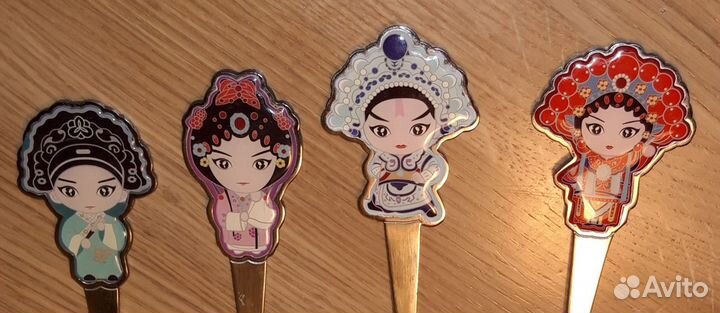 Два детских столовых набора 