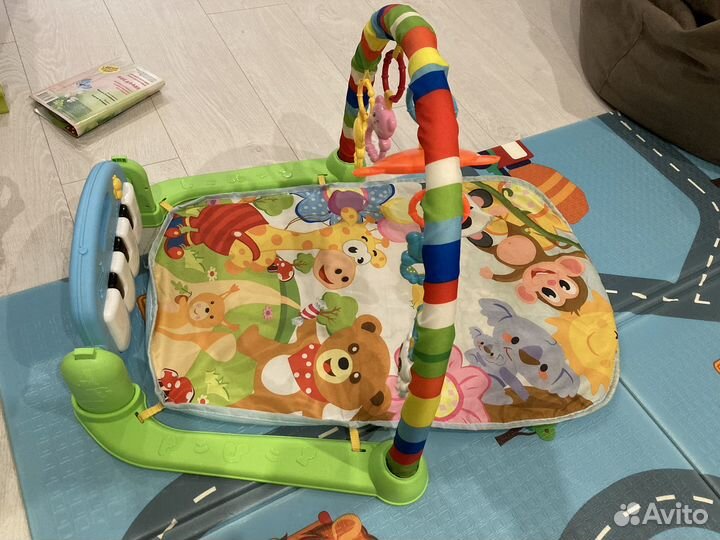 Развивающий коврик с пианино