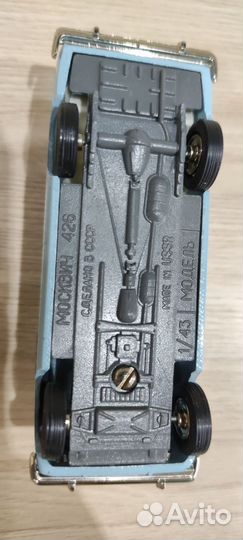 Модель автомобиля москвич СССР