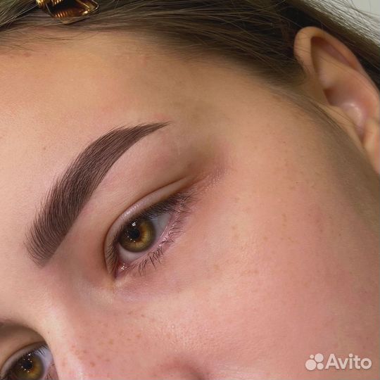 Мастер бровист