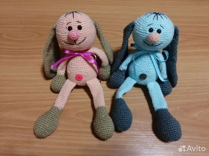 Вязанная игрушка. Зайка