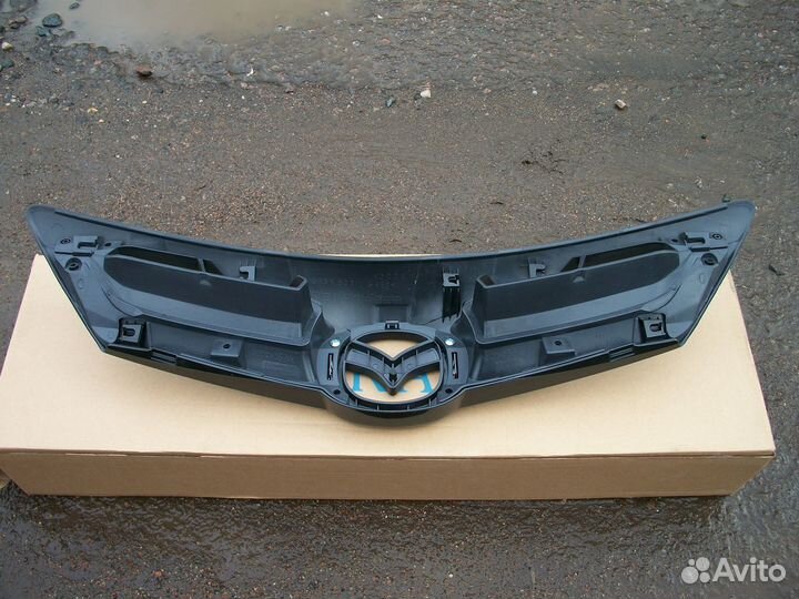 Решётка радиатора Mazda 3 BK хэтчбэк Sport 2005-09