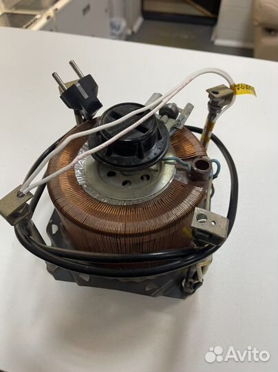 Лабораторный автотрансформатор