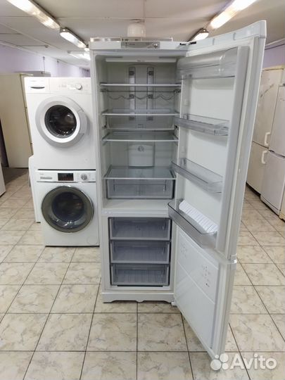 Холодильник NoFrost Ariston с гарантией