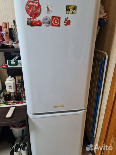 Холодильник бу ariston