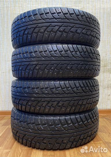 Kumho I'Zen RV Stud KC16 225/70 R16