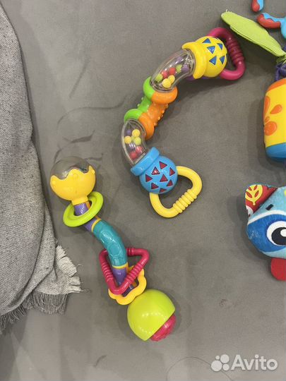 Развивающие игрушки, погремушки
