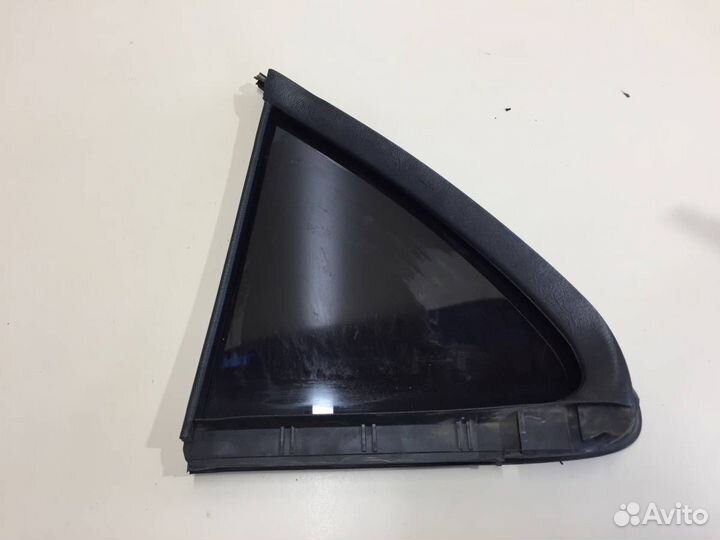 Стекло двери задней правой форточка Nissan Almera