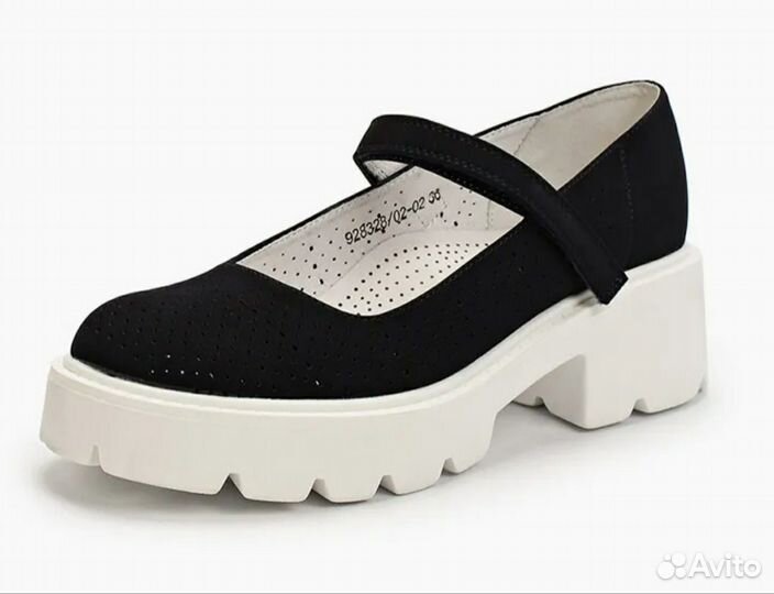 Туфли женские на каблуке с перфорацией 39 размер