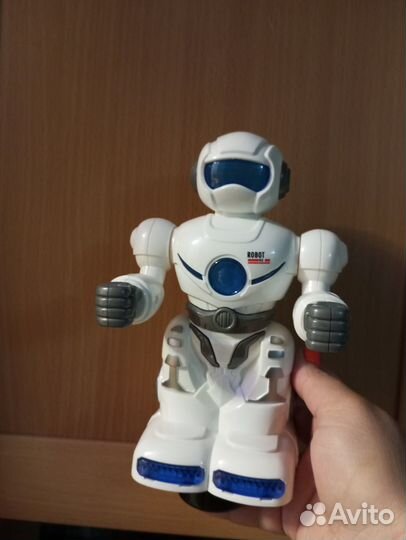 Робот новый
