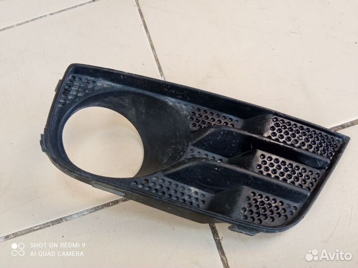 Решетка в бампер правая Ford Fusion