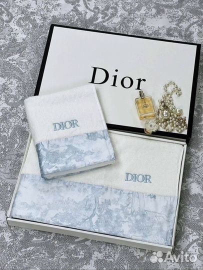 Полотенца из серии Christian Dior