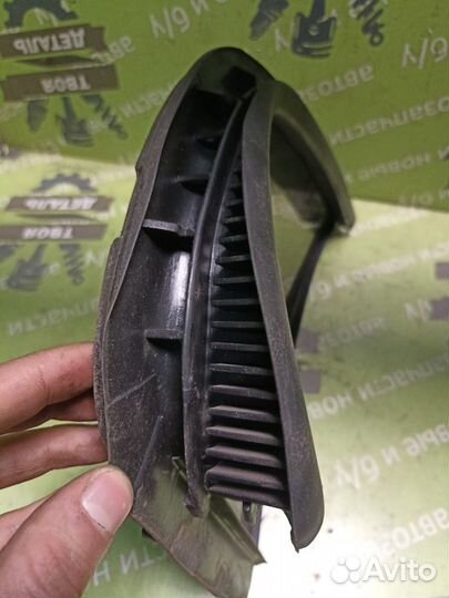 Стекло глухое заднее левое Nissan Maxima A32